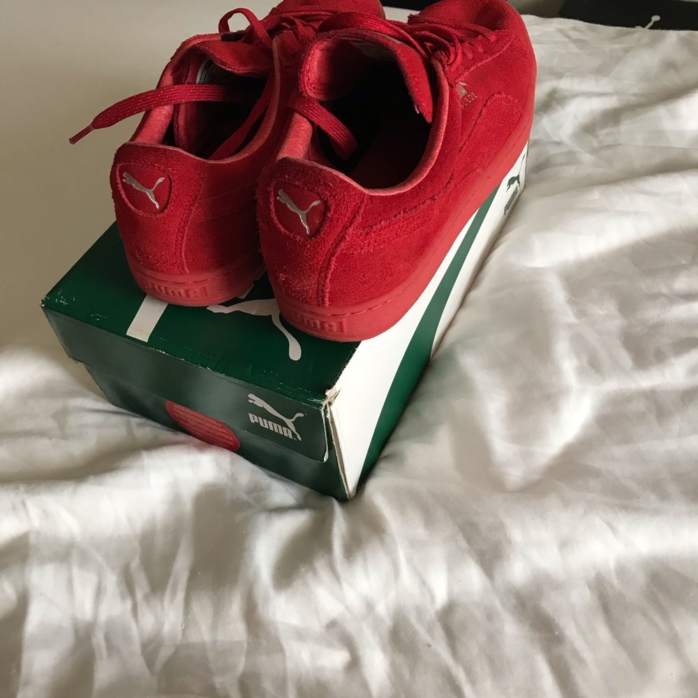 Sneakers